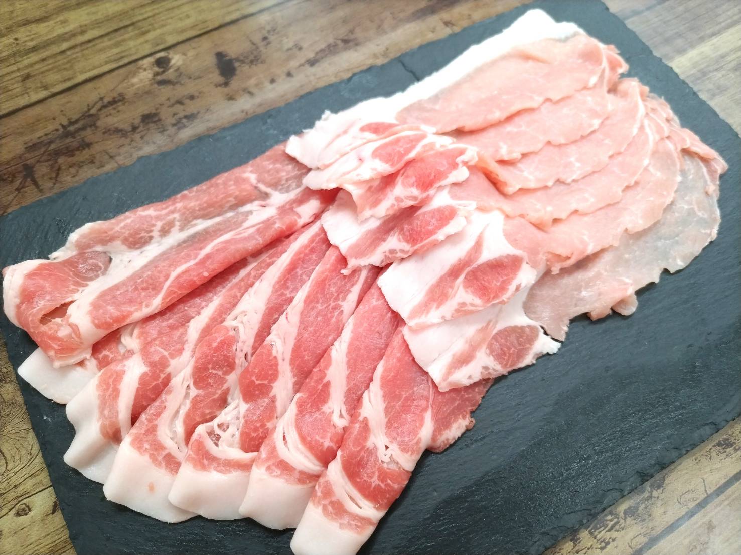 ロース・肩ロース詰め合わせ　しゃぶしゃぶ用　各300g　黒箱　贈答用セット